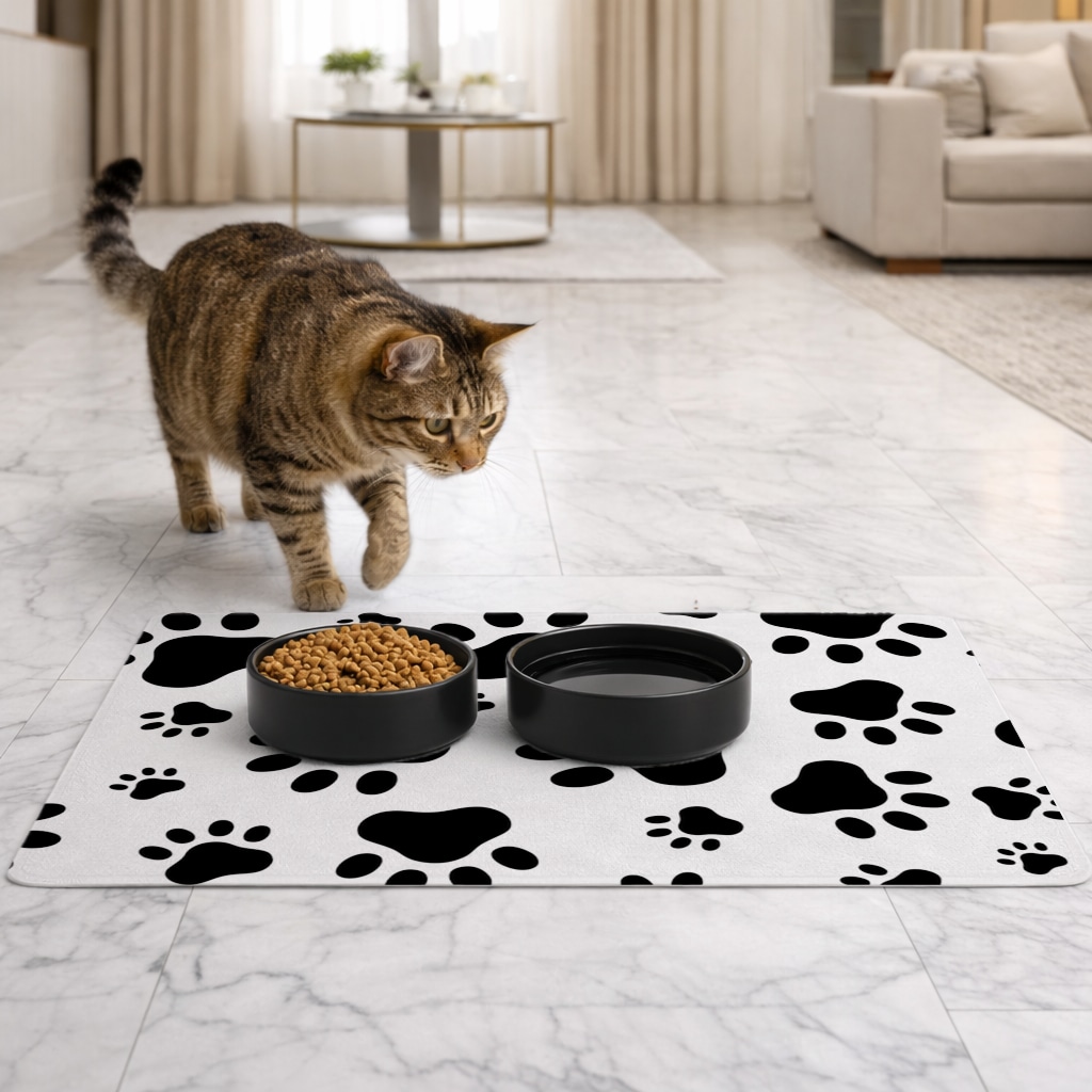 Black and White Paw Pattern Design Pet Feeding Mat Görünüm 2