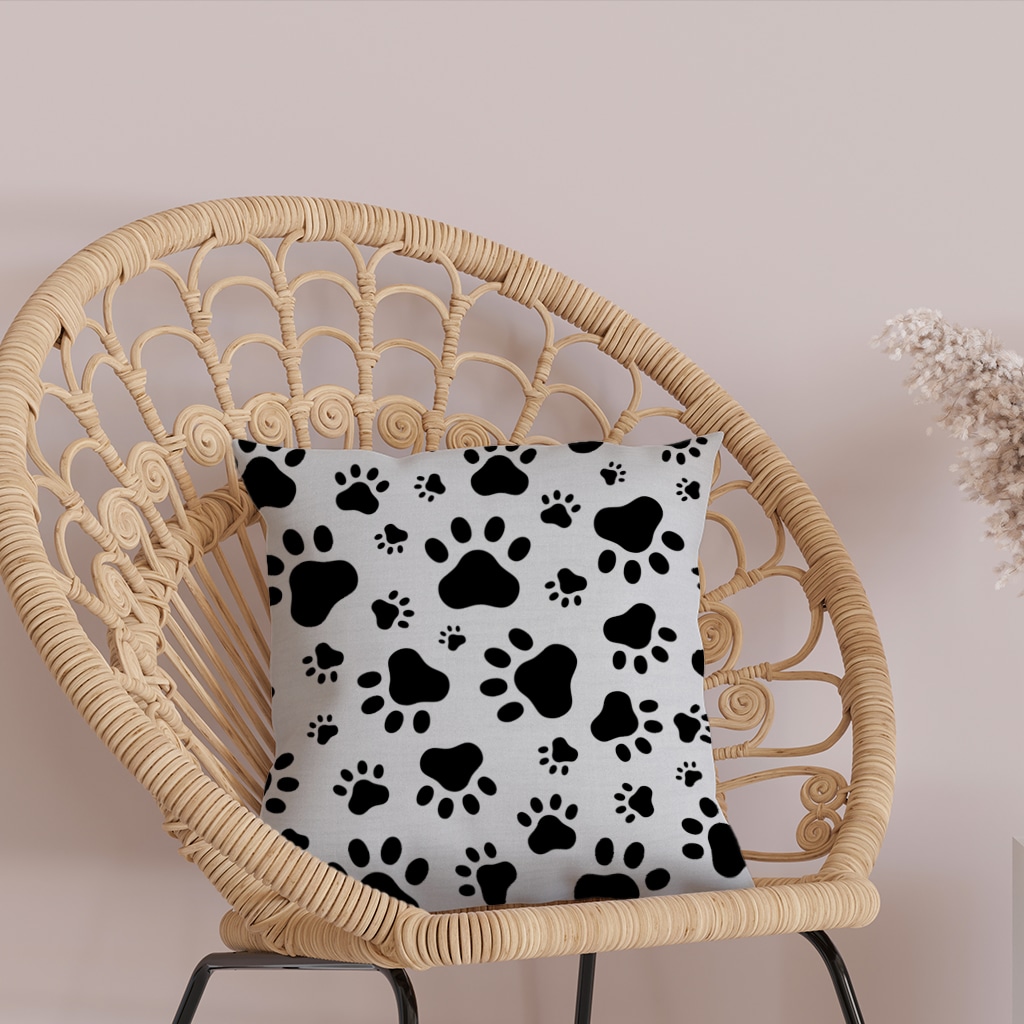 Black and White Paw Pattern Design Decorative pillow cover Görünüm 3