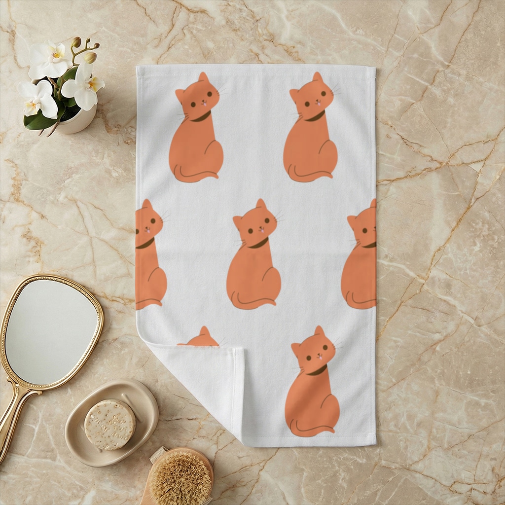 furry feline friends Hand Towel Görünüm 2